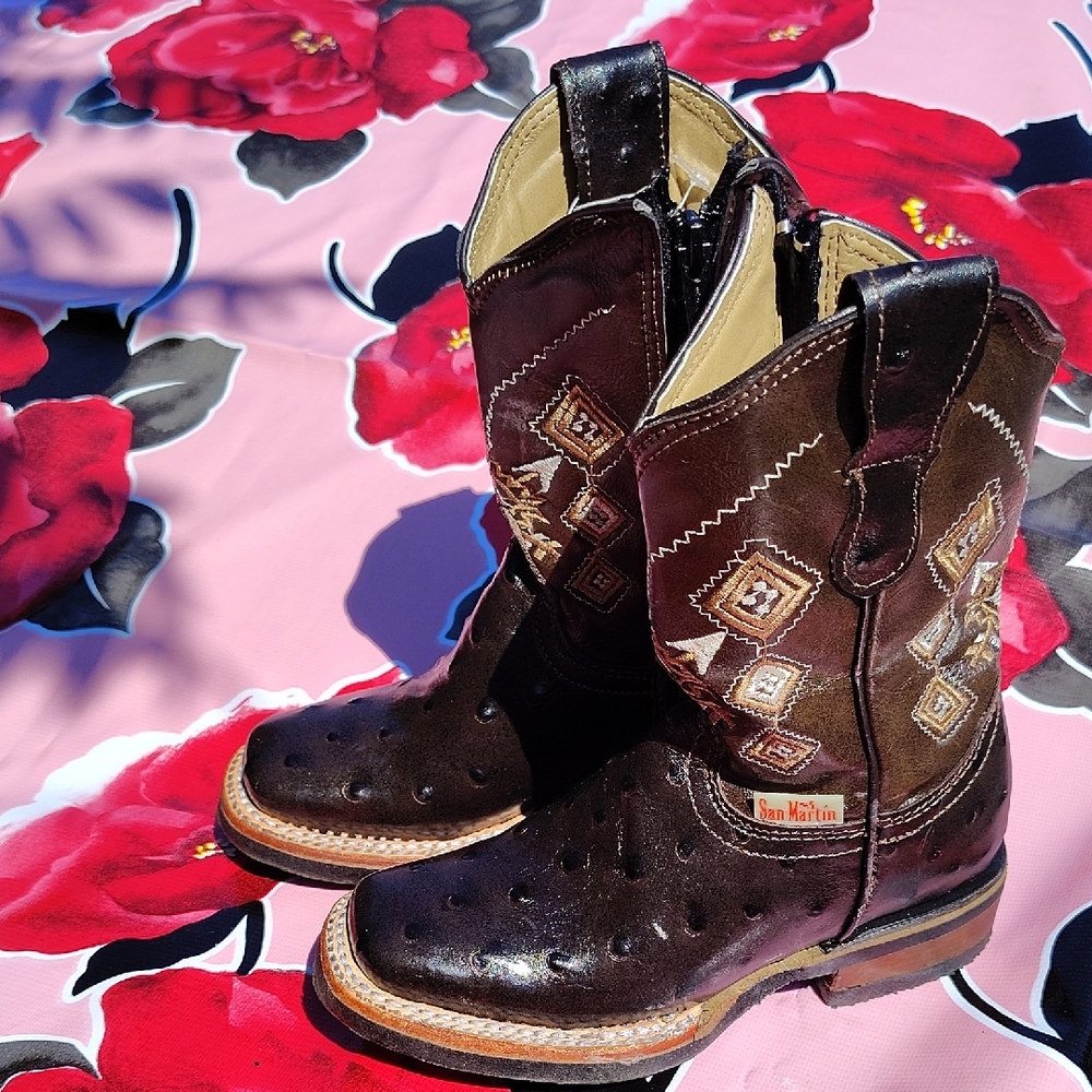 ( Girls ) Brown Leather Western Boots.